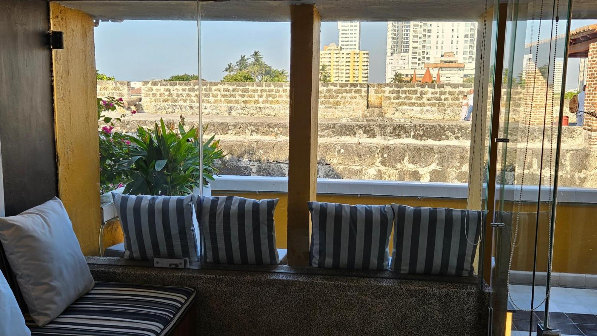 Apartamento Duplex Vista Al Mar Y Murallas Nuevo En La Ciudad Amurallada Apartment Cartagena Luaran gambar